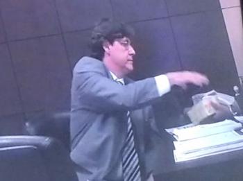 Alexandre César propina