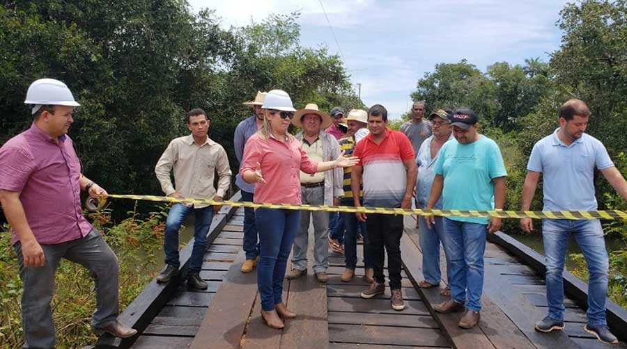 Prefeita Janailza Leite