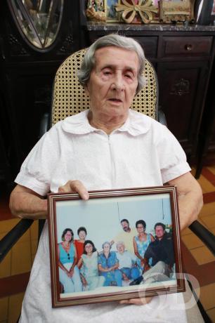 Dona Maria, mãe de Dante de Oliveira 