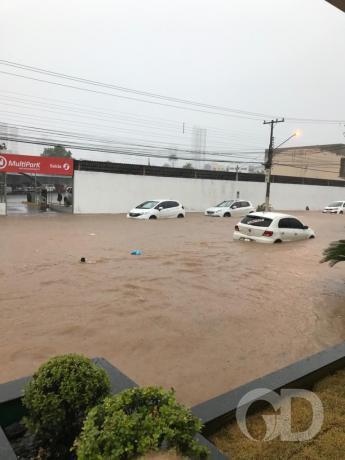 Alagamento, rua interditada