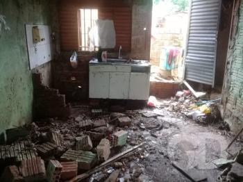 Casa destru&iacute;da, Ouro Fino 