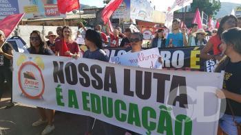 Sintep protesta contra Mendes 