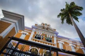 Biblioteca Estev&atilde;o de Mendon&ccedil;a