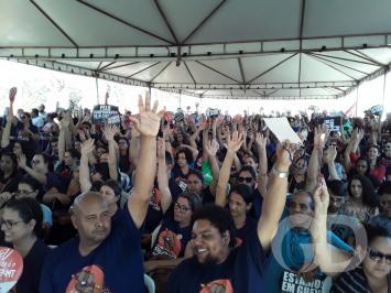 servidores educação greve