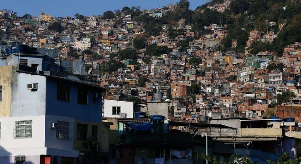 Resultado de imagem para favela, desigualdade, pobreza