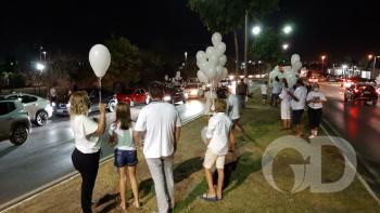 Familiares e amigos pedem justiça por Isabele