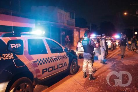 Homem é morto a tiros ao discutir com rival em bar de MT - Vimarsana News