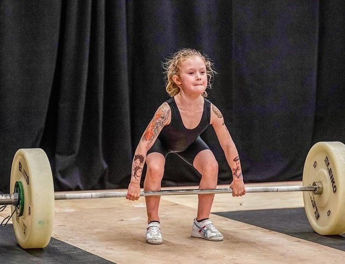 Canadense De 7 Anos Ganha Titulo De Menina Mais Forte Do Mundo Gazeta Digital