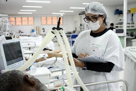 Técnicos de enfermagem são apontados como os profissionais mais infectados com covid - Vimarsana News