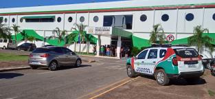 Protesto na frente da Prefeitura de VG
