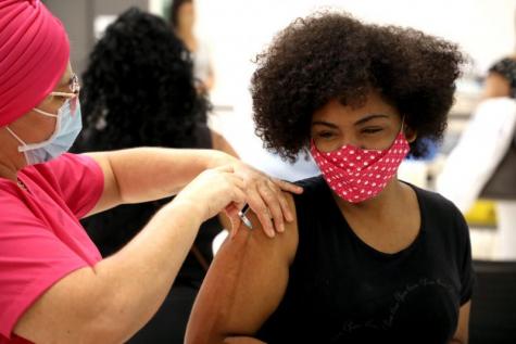 Três polos que funcionaram até às 21h aplicaram mais de 9 mil doses cada um - Vimarsana News