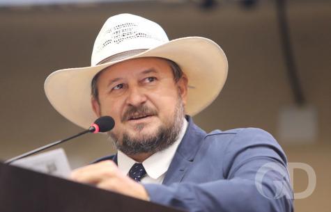 Deputado quer proibir que atletas transexuais disputem em equipes femininas - Vimarsana News