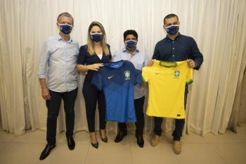 Jantar Ednaldo e pol&iacute;ticos