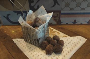 Bolinho de chuva com cacau