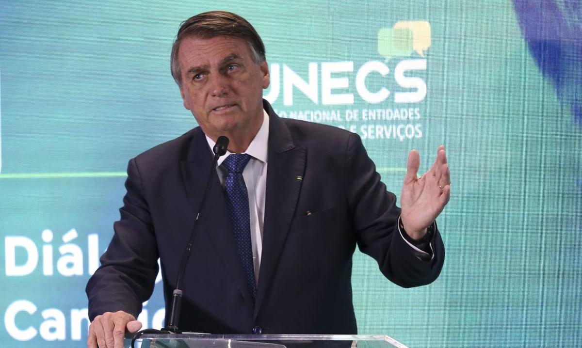 OUTDOOR BOLSONARO  Justiça determina retirada em 48 horas