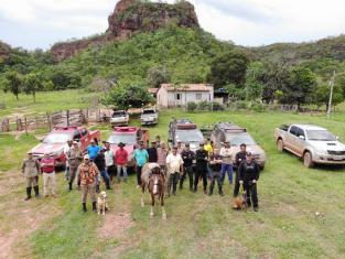 Equipe de buscas de homem desaparecido