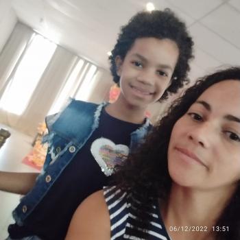 Stella Fernanda, criança com leucemia câncer