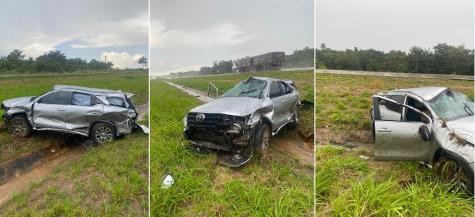 Carro com a equipe t&eacute;cnica do Uni&atilde;o perde o controle e capota na BR-364; v&iacute;deo | Gazeta Digital