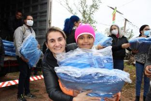 Entrega cobertores Ser Fam&iacute;lia 