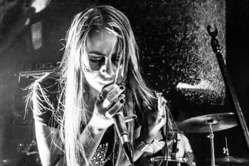 Camila Fidelis - Dia do Rock