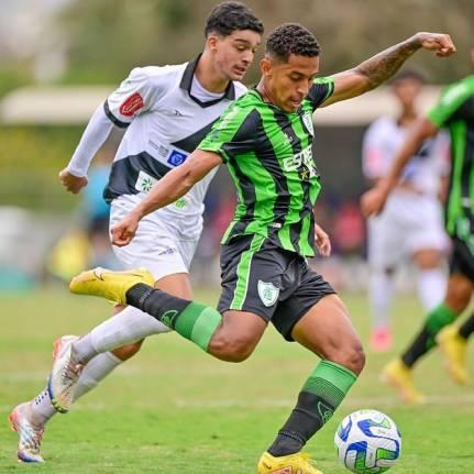 MOURÃO PANDA/AMÉRICA