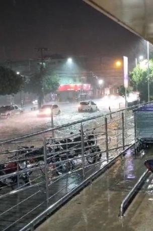 Alagamento em Cuiab&aacute;