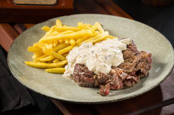 Cowboy Steak com creme de cogumelos A&ccedil;ougue 154 temporada gourmet