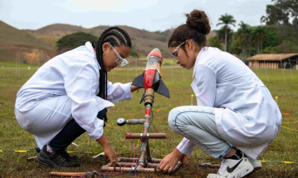 Olímpiada de astronomia e foguete