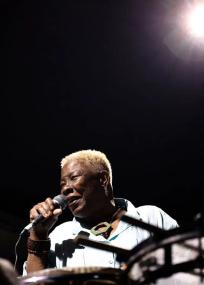 HELENA BOUSQUAT / COLETIVO SINDICATO DO SAMBA